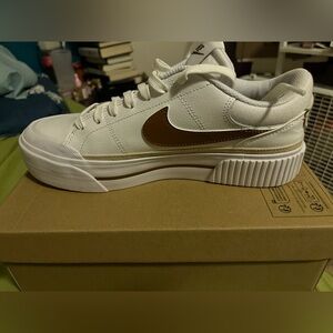 Nike Sneakers-Great Condition